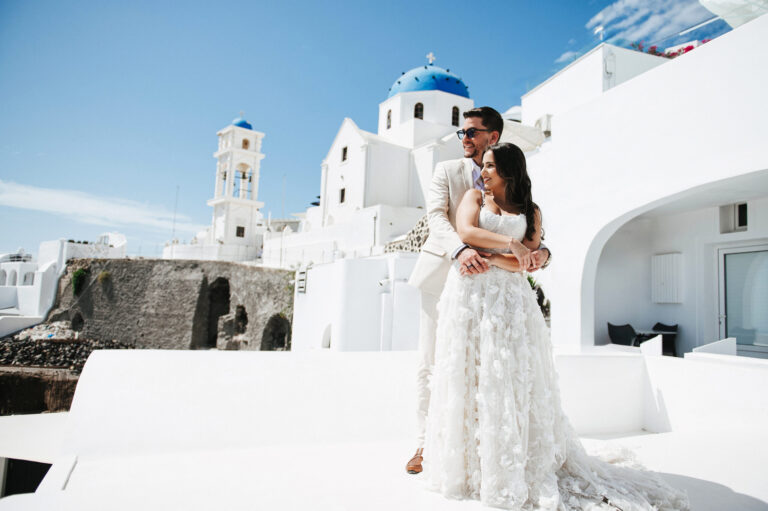 Cozy wedding with guests at the Le Ciel wedding venue