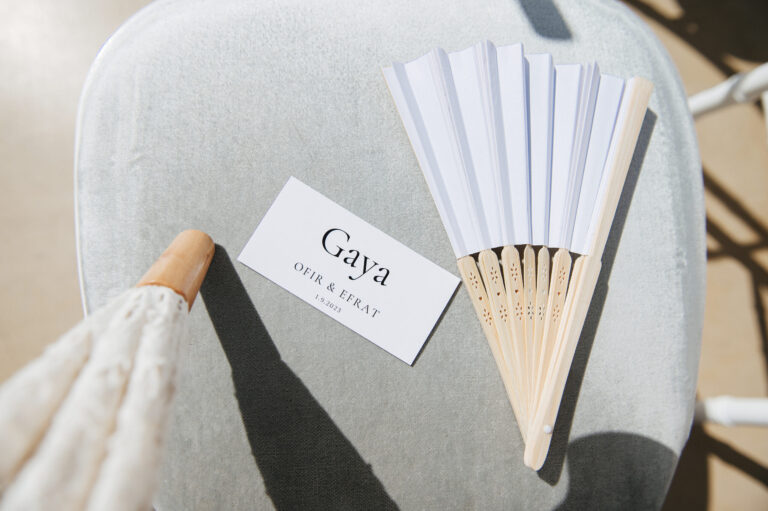 Cozy wedding with guests at the Le Ciel wedding venue
