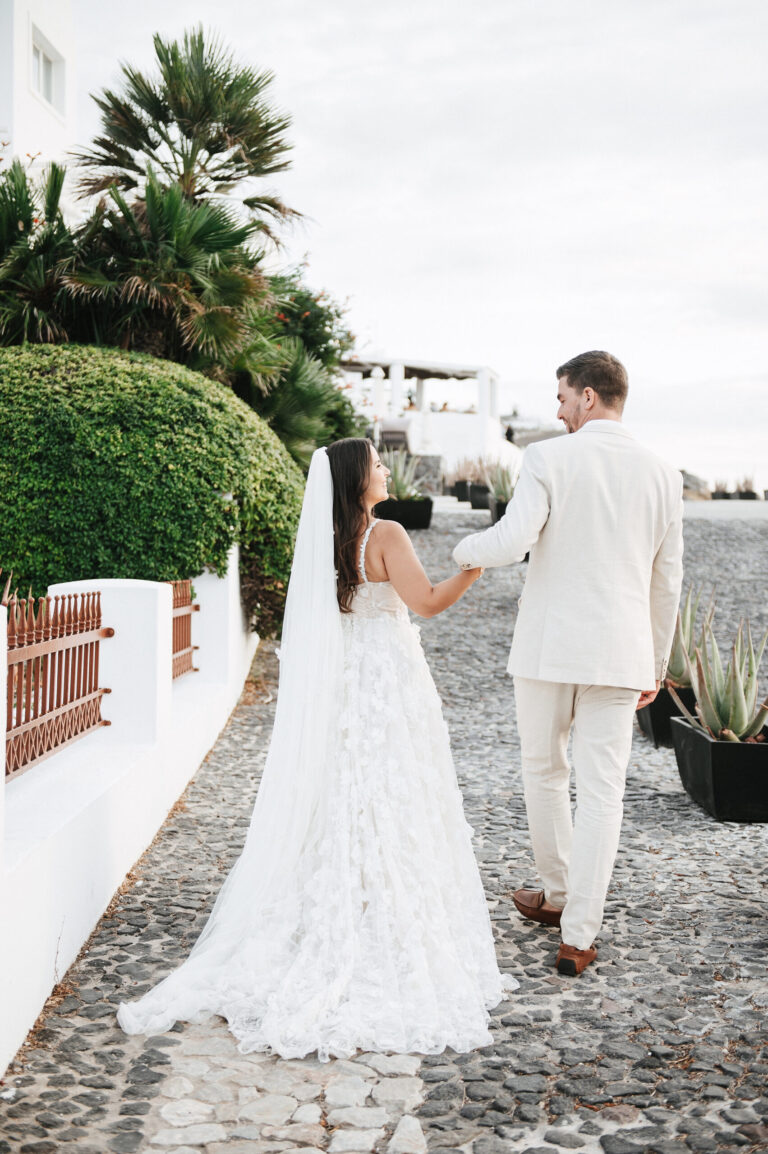 Cozy wedding with guests at the Le Ciel wedding venue