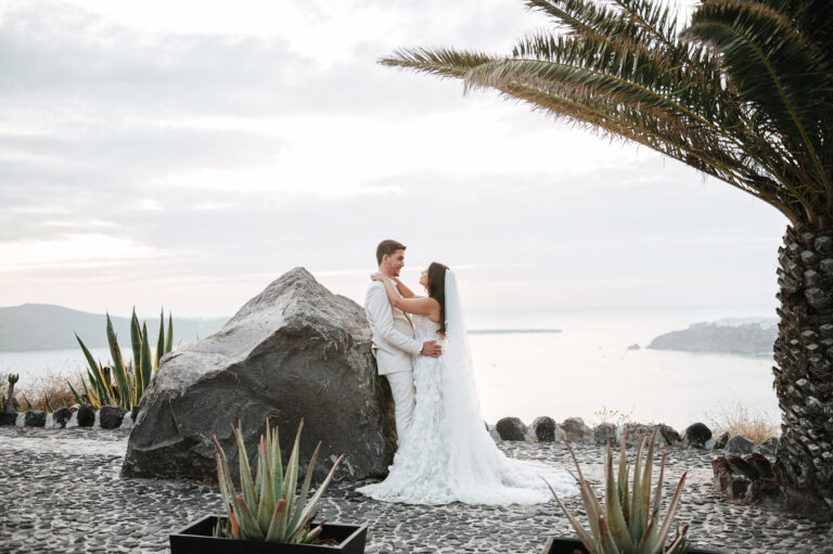 Cozy wedding with guests at the Le Ciel wedding venue