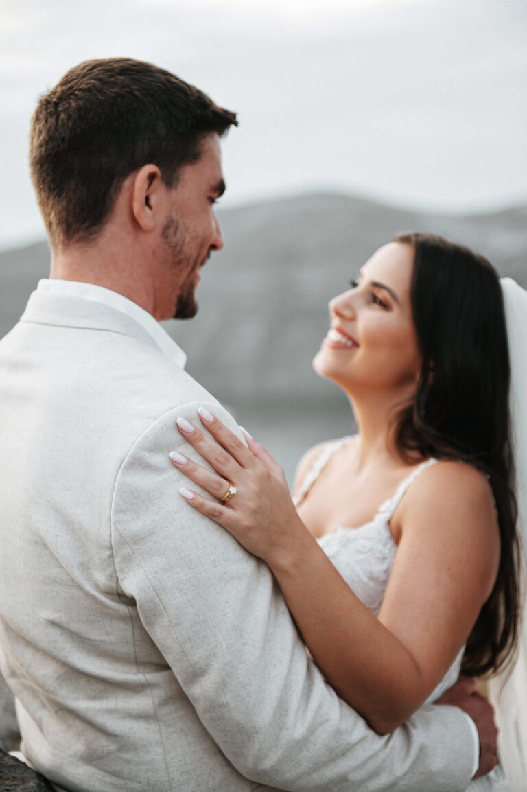 Cozy wedding with guests at the Le Ciel wedding venue