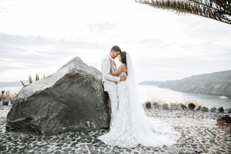 Cozy wedding with guests at the Le Ciel wedding venue