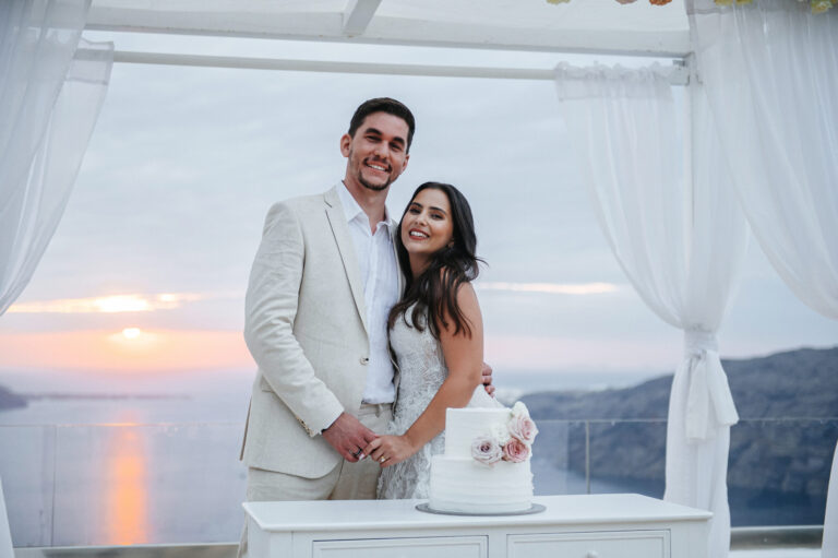 Cozy wedding with guests at the Le Ciel wedding venue