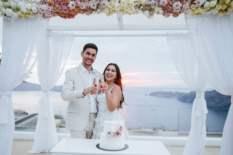 Cozy wedding with guests at the Le Ciel wedding venue