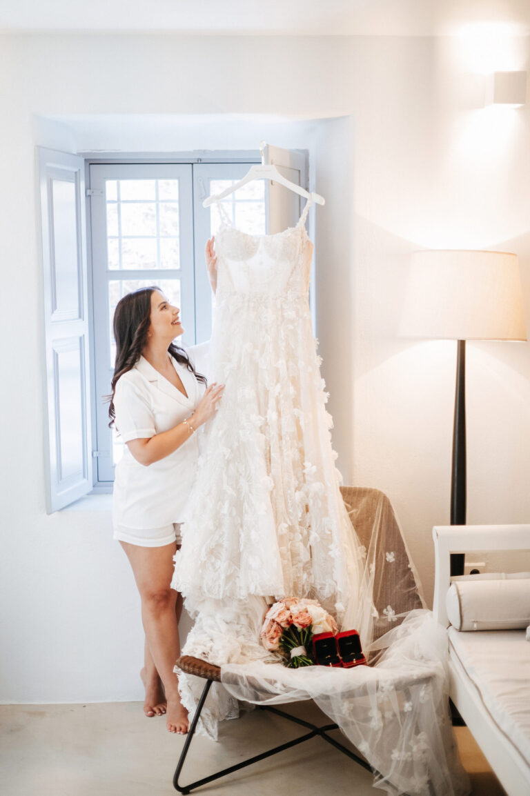 Cozy wedding with guests at the Le Ciel wedding venue
