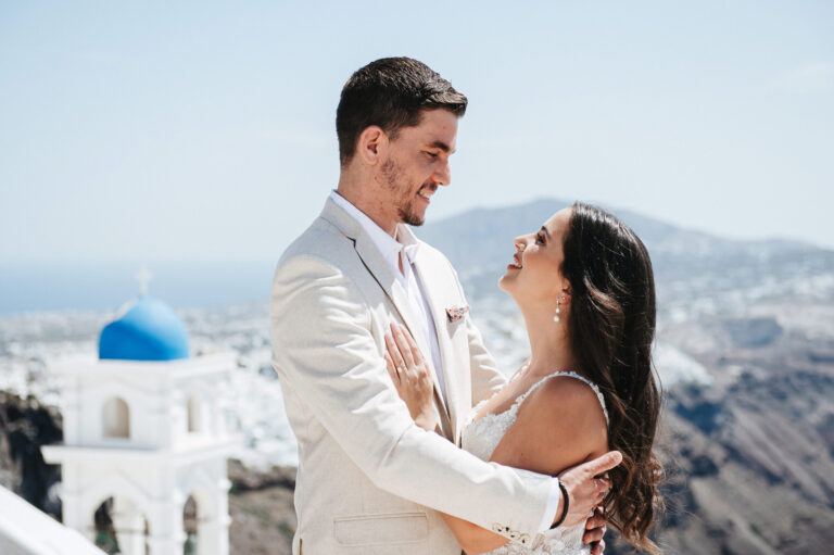 Cozy wedding with guests at the Le Ciel wedding venue