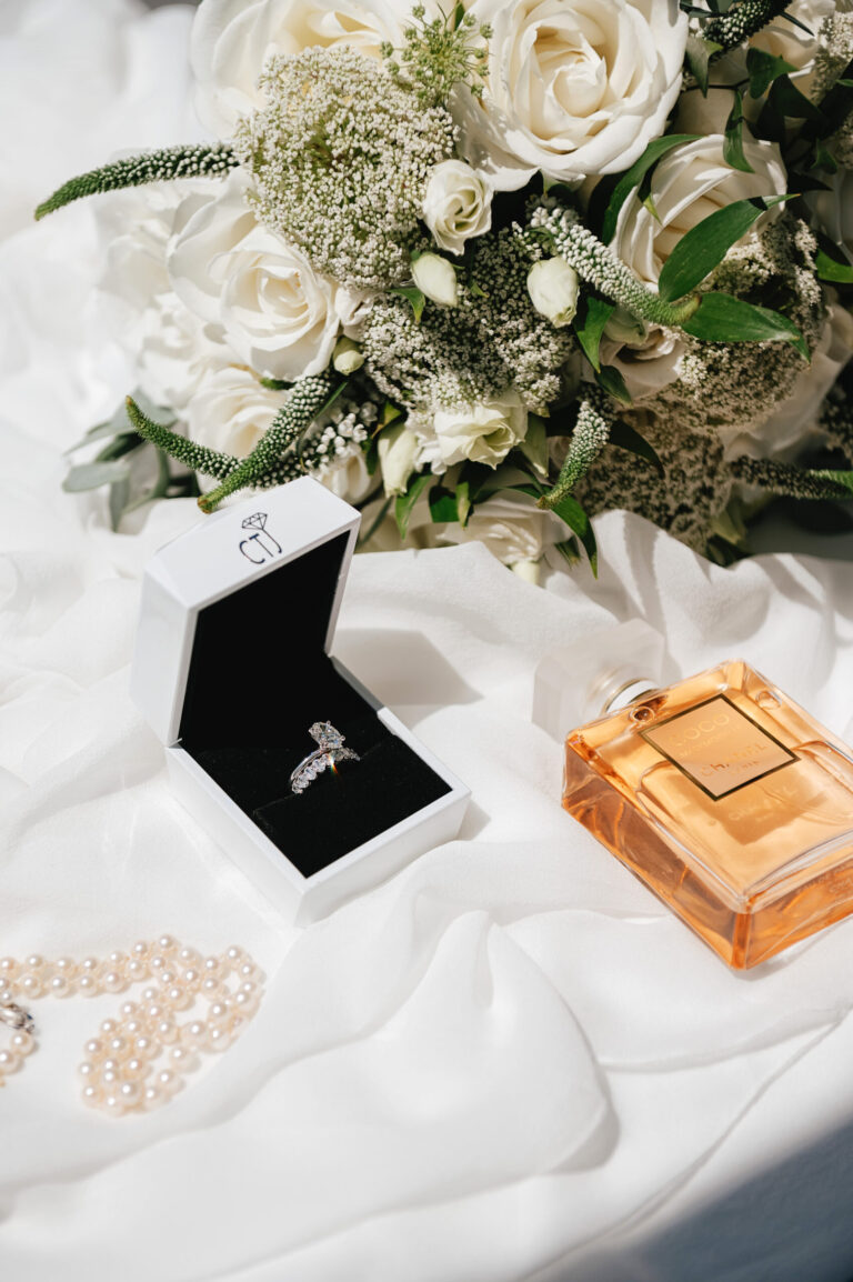Spiced with love – a wedding for two at Dana Villas
